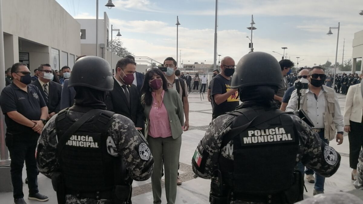 «Los policías de Mexicali son excelentes, pero hay que decirlo fuerte, los policías tienen enormes carencias»: Alcaldesa Norma Bustamante.
