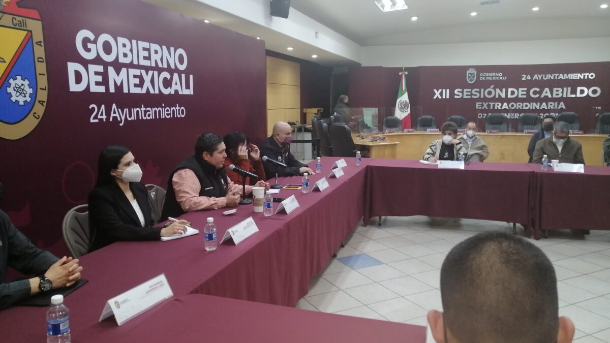 Van autoridades por la limpieza de 148 kilómetros de drenes en Mexicali.