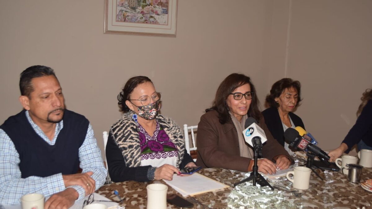 Piden maestros defraudados por la caja de ahorro Camac intervención de la Gobernadora Marina del Pilar Ávila Olmeda.