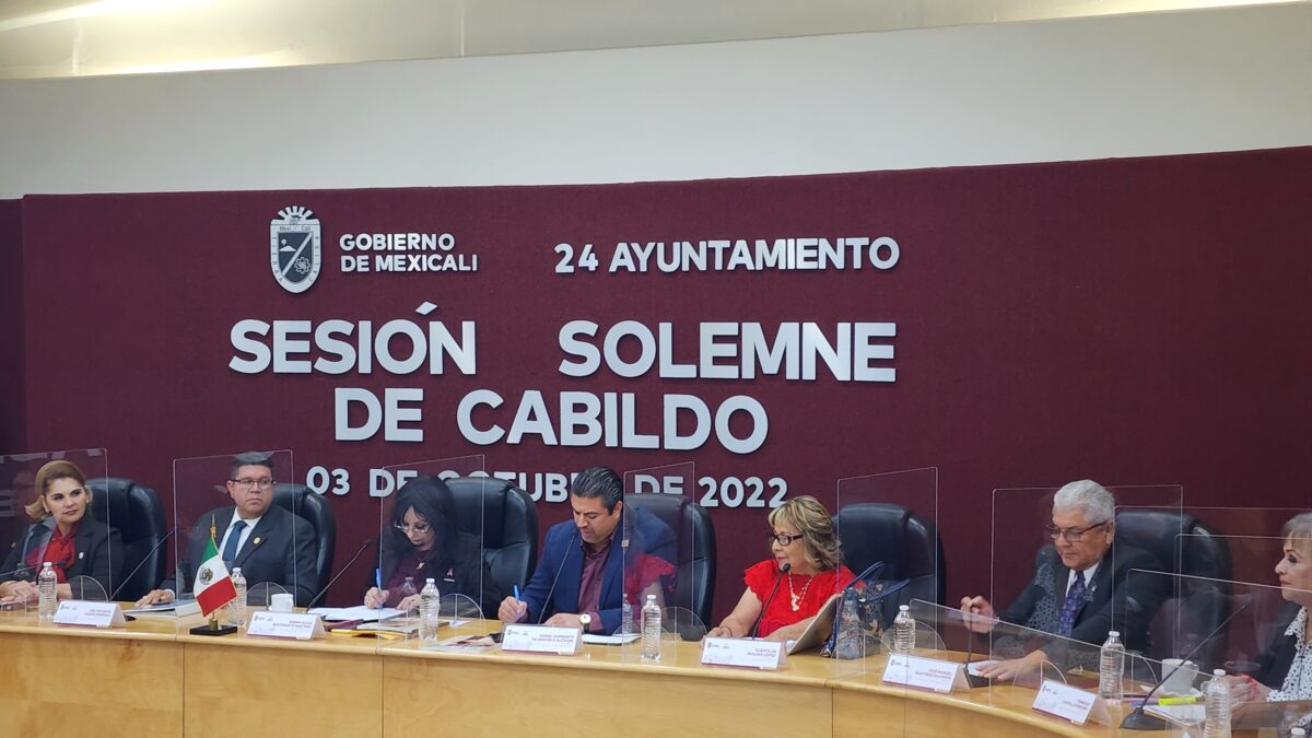 Entrega Alcaldesa  Norma Bustamante primer informe al Cabildo; fuerzas políticas dan posicionamientos.