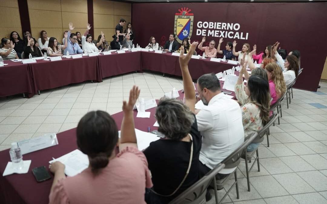 TOMAN PROTESTA INTEGRANTES DEL CONSEJO MUNICIPAL DE PARTICIPACIÓN ESCOLAR EN LA EDUCACIÓN.