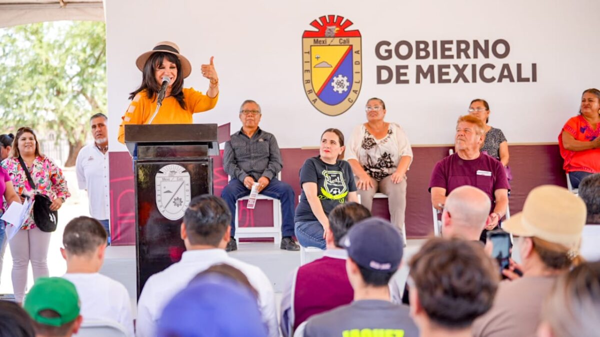 ATIENDE NORMA BUSTAMANTE NECESIDADES DE LA INDEPENDENCIA CON EL OPERATIVO “UNIENDO ESFUERZOS POR TU COLONIA”