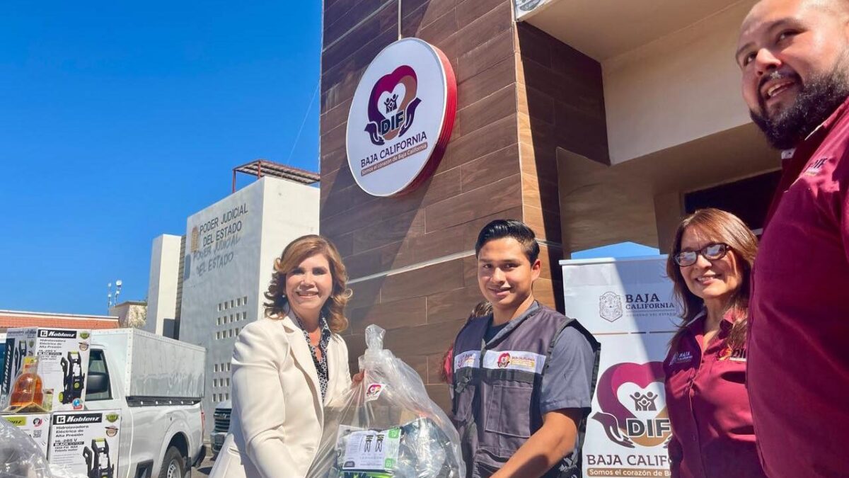 ENTREGÓ EL SISTEMA DIF BAJA CALIFORNIA EQUIPO DE SEGURIDAD PARA EL PERSONAL DE SERVICIOS FUNERARIOS 