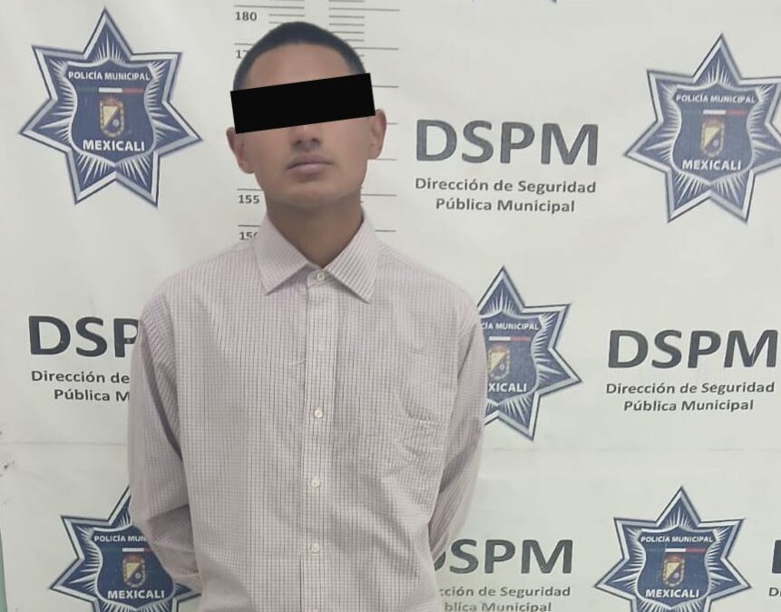 POLICÍAS MUNICIPALES DETIENEN A SUJETO TRAS COMETER ROBO CON VIOLENCIA EN TIENDA OXXO.